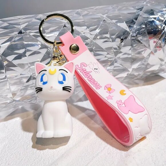 Sailor Moon Pink and White Cat Keychain - Picture 2 of 6
